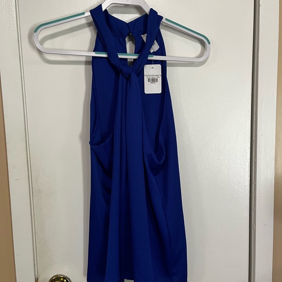 *NWT* 2 Hearts “Lexi Cross front Halter Top” - Picture 2 of 10